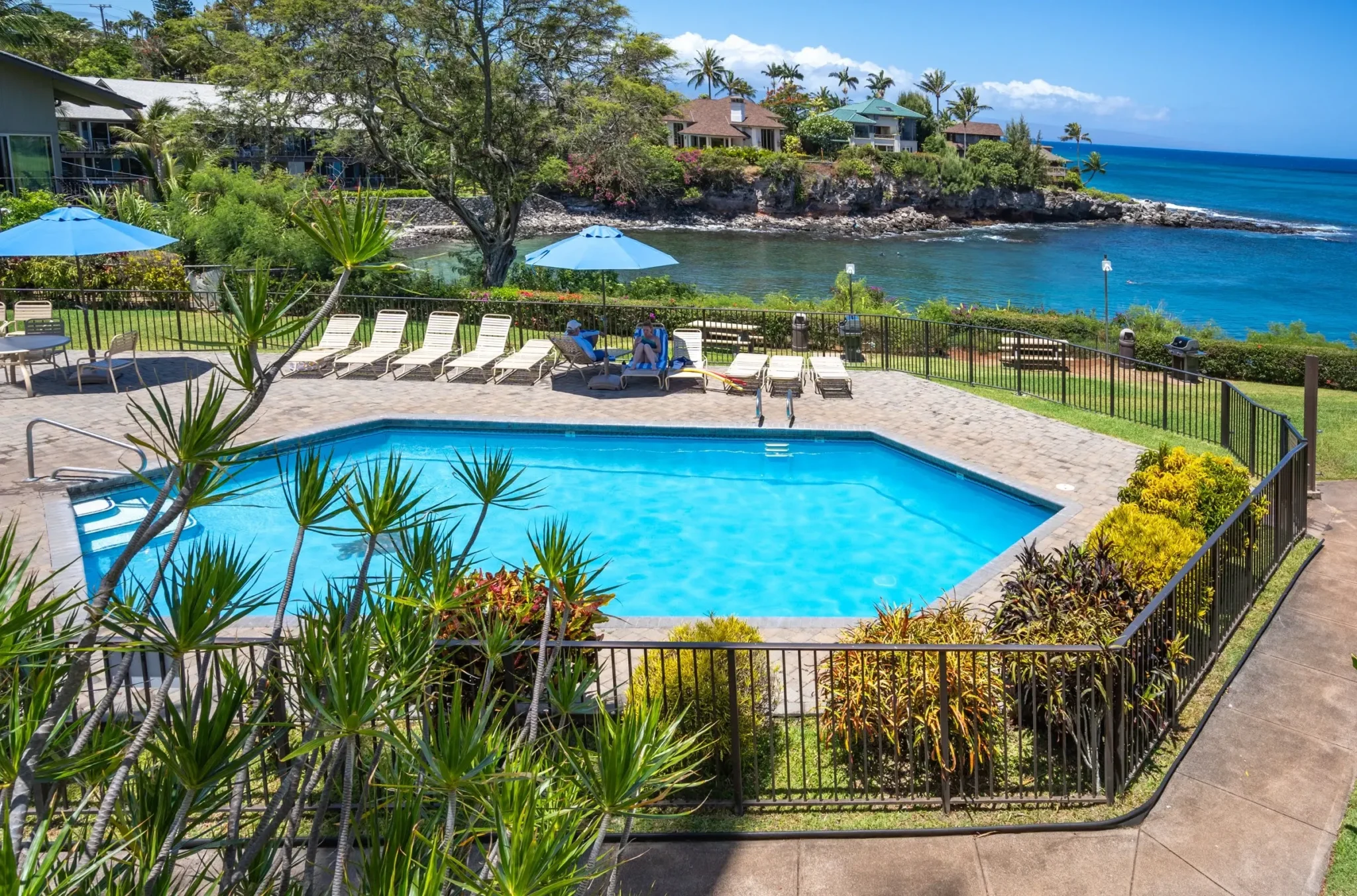 coldwell-banker-island-vacations-hawaii-maui-napili-point-complex-napili-point-resorts-b-35-banner