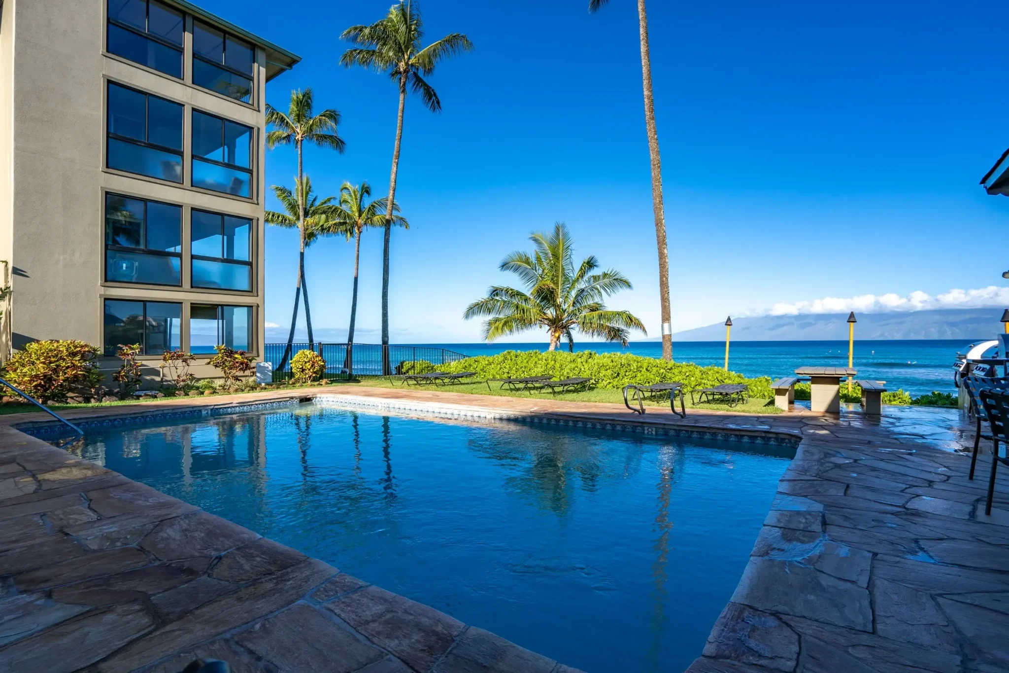 coldwell-banker-island-vacations-hawaii-maui-noelani-complex-Noelani 307-banner