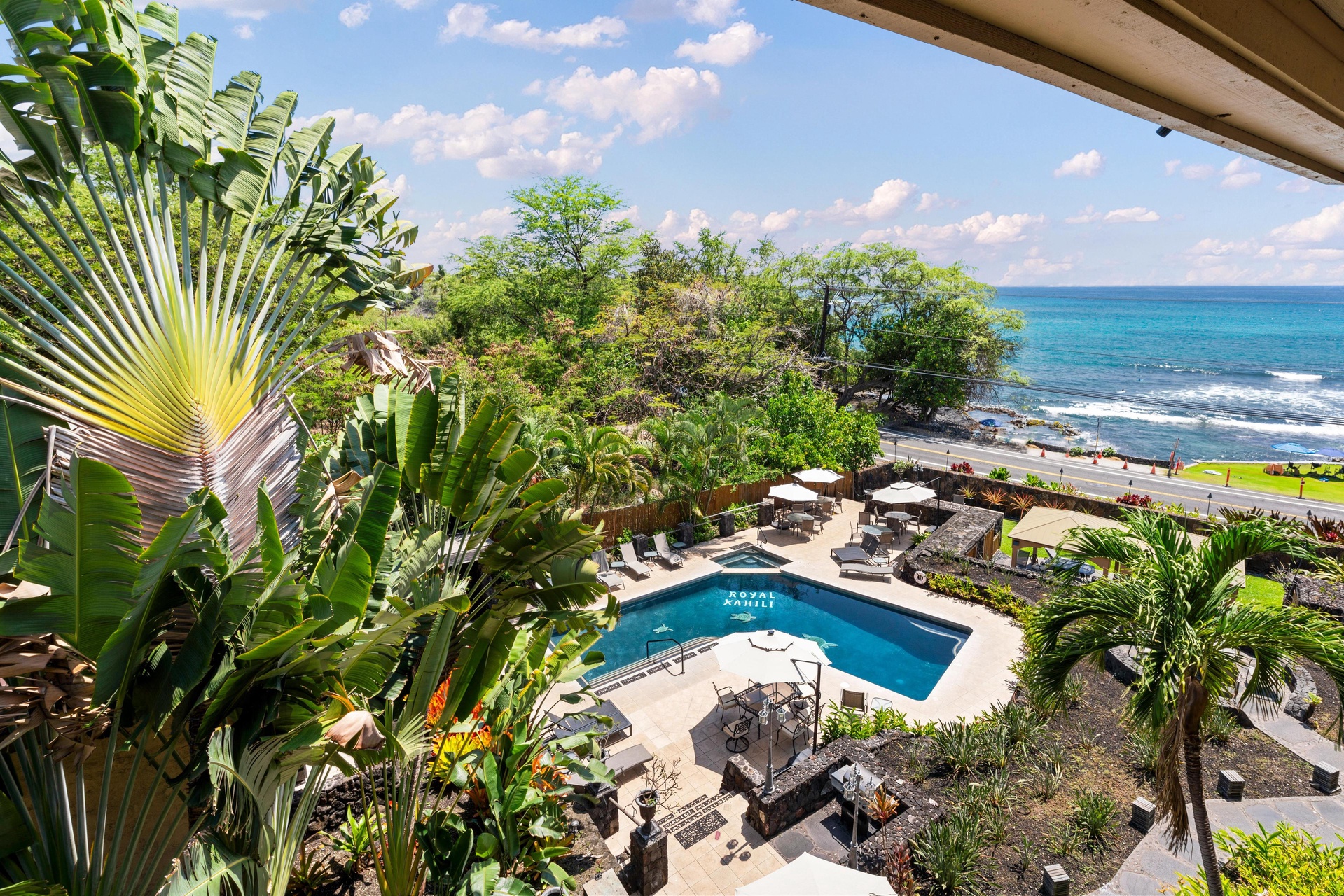 coldwell-banker-island-vacations-hawaii-big-island-royal-kahili-complex-banner-3