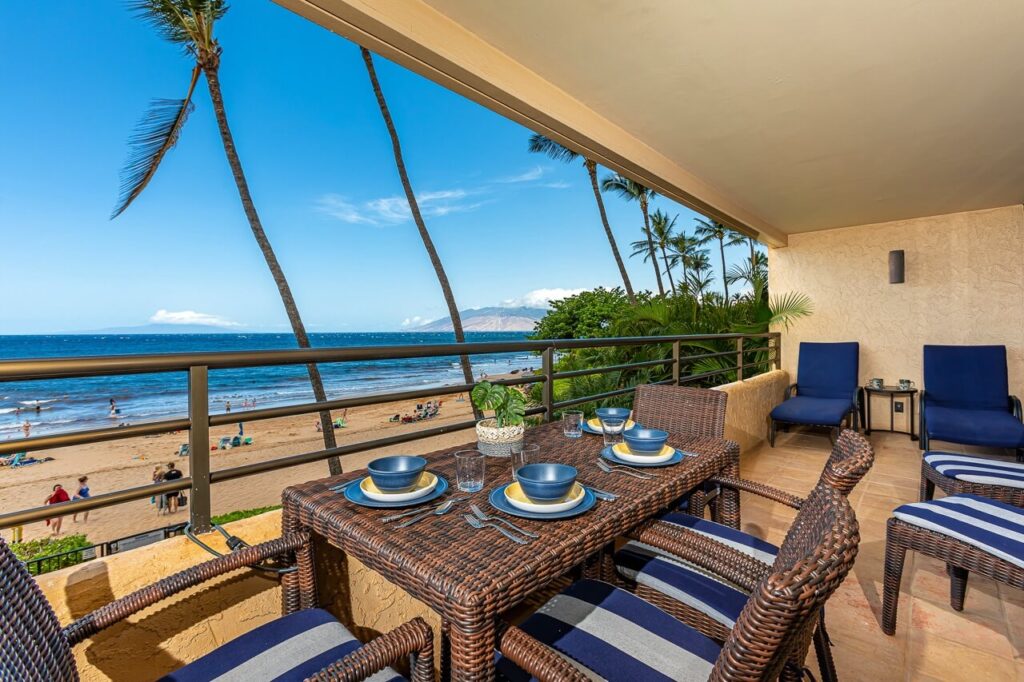 The patio of a Hawaii vacation rental with professional marketing services.